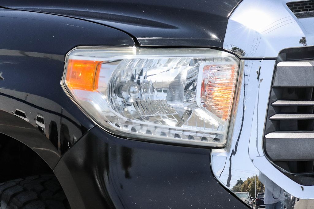 Thumbnail: 2015 Toyota Tundra - 11