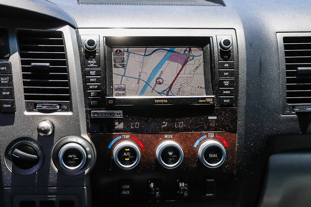 Thumbnail: 2010 Toyota Tundra - 11
