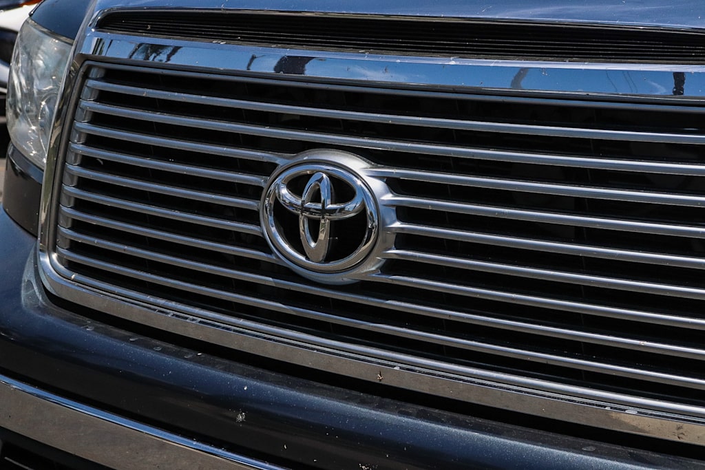 Thumbnail: 2010 Toyota Tundra - 6