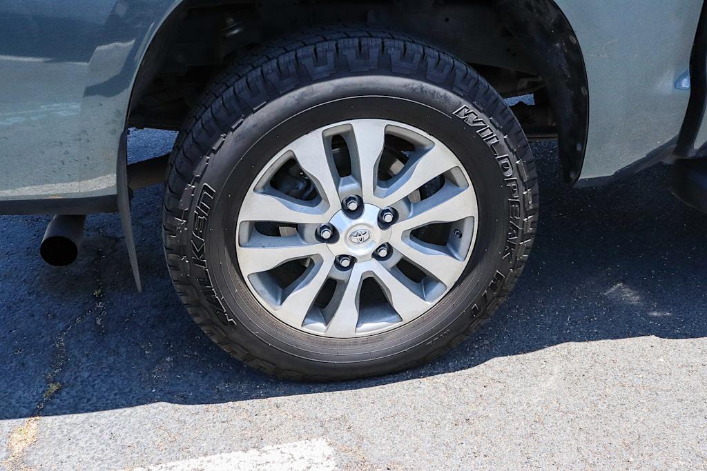 Thumbnail: 2010 Toyota Tundra - 19