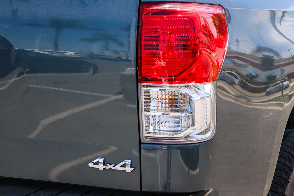 Thumbnail: 2010 Toyota Tundra - 18