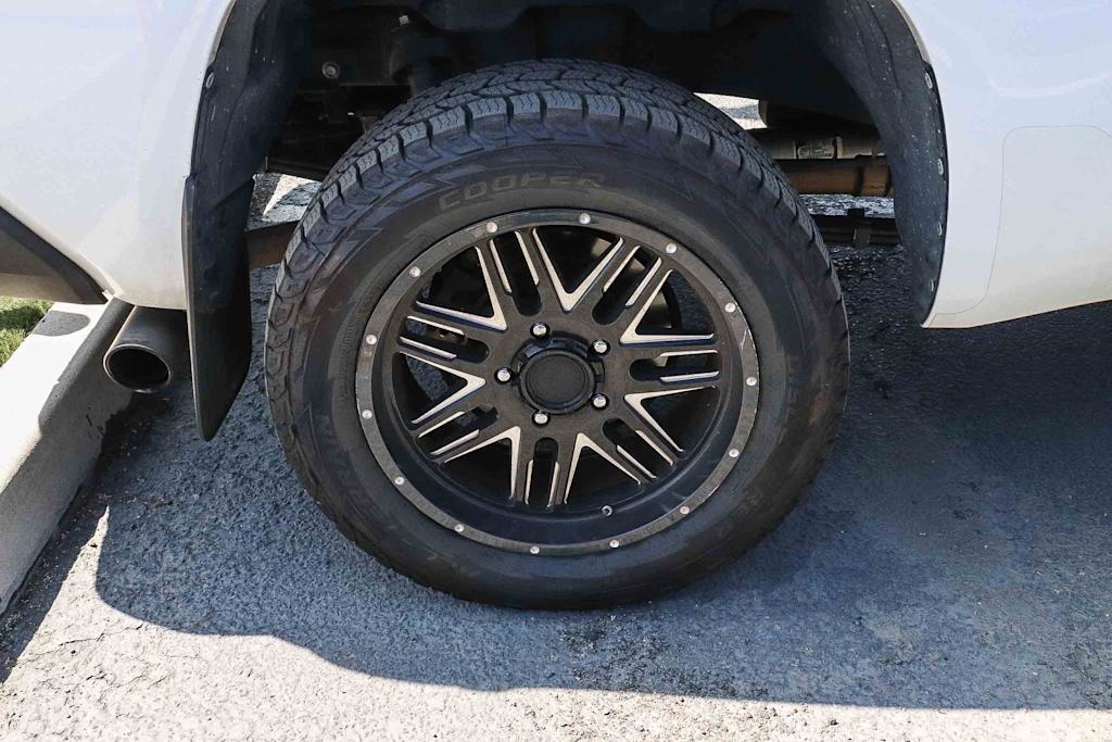 Thumbnail: 2020 Toyota Tundra - 21