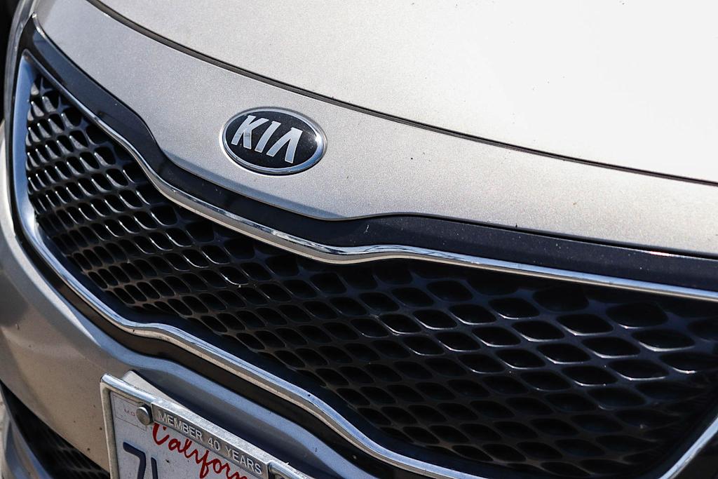 Thumbnail: 2015 Kia Optima - 3