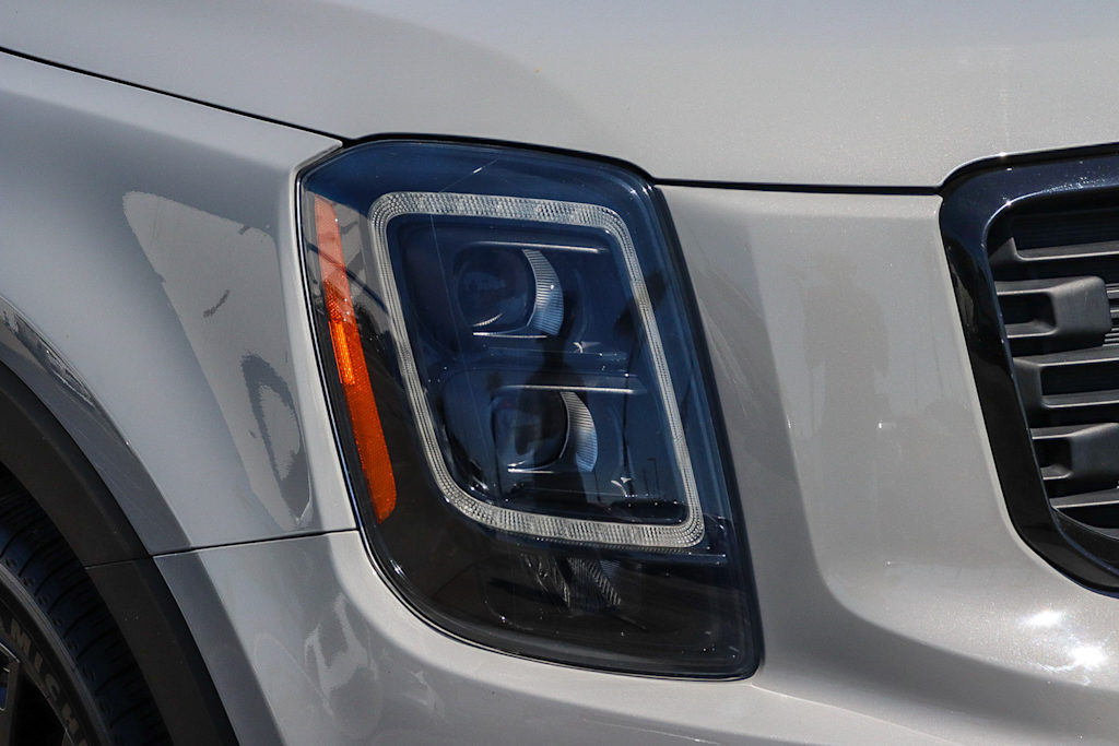 Thumbnail: 2021 Kia Telluride - 18
