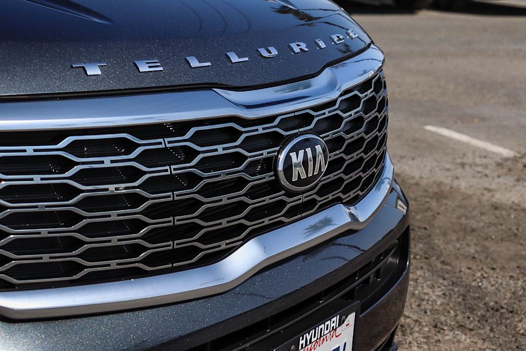 Thumbnail: 2020 Kia Telluride - 18