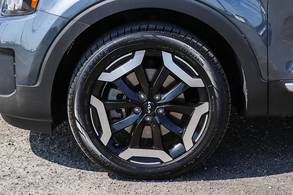 Thumbnail: 2023 Kia Telluride - 22