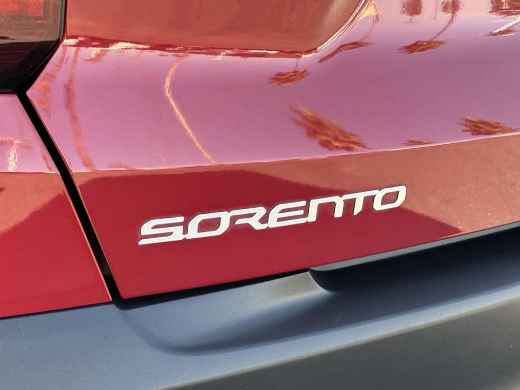 Thumbnail: 2023 Kia Sorento - 7