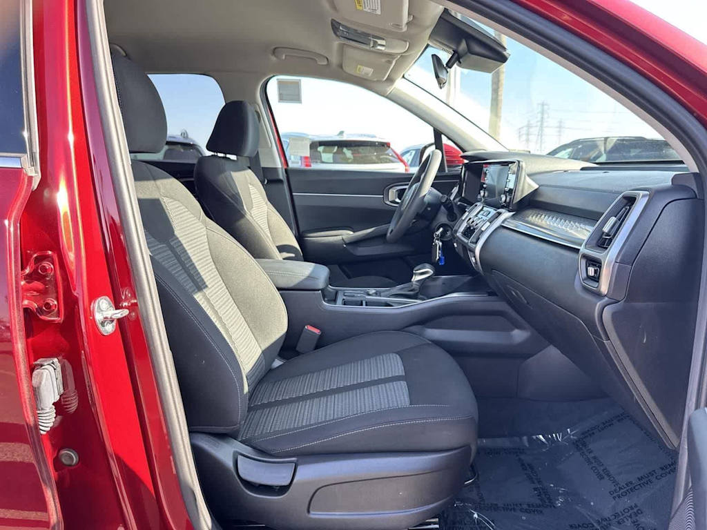 Thumbnail: 2023 Kia Sorento - 25