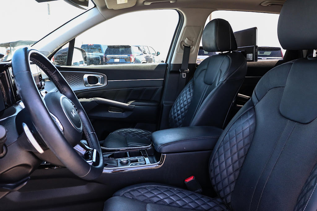 Thumbnail: 2022 Kia Sorento - 10