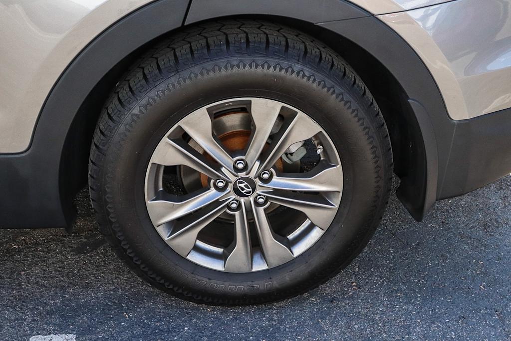 Thumbnail: 2014 Hyundai Santa Fe - 17