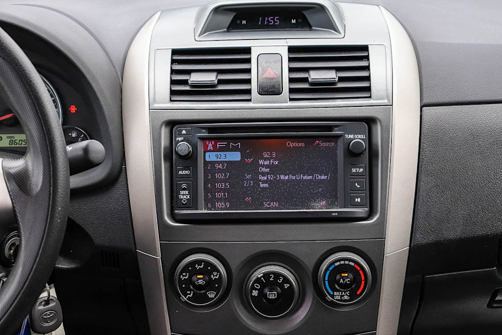 Thumbnail: 2013 Toyota Corolla - 13