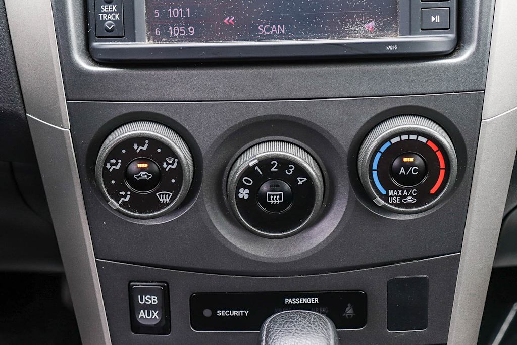 Thumbnail: 2013 Toyota Corolla - 23