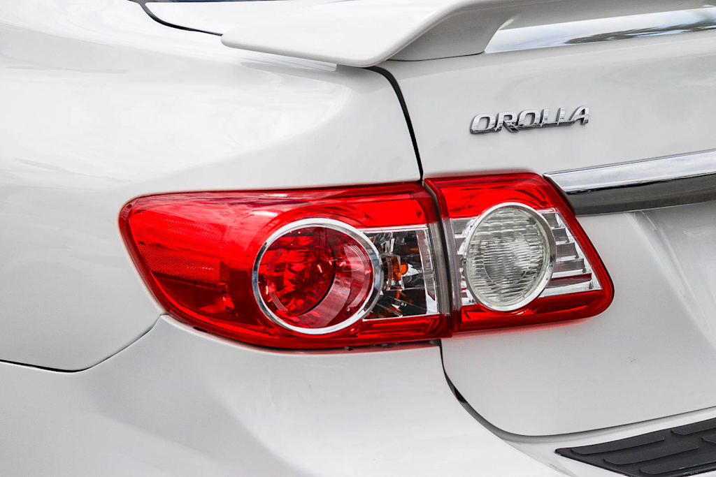 Thumbnail: 2013 Toyota Corolla - 6