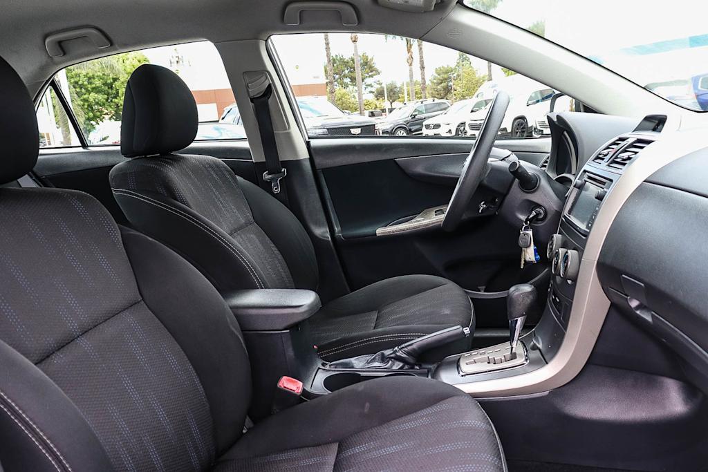 Thumbnail: 2013 Toyota Corolla - 10
