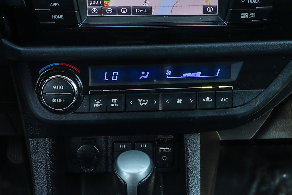 Thumbnail: 2016 Toyota Corolla - 25