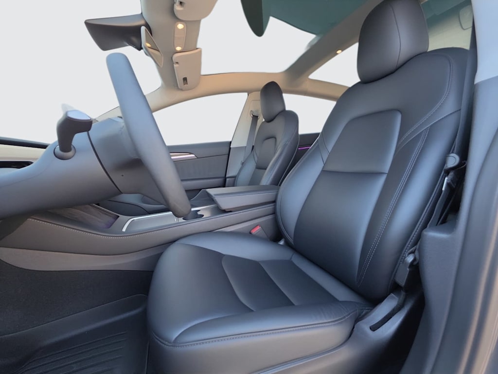 Thumbnail: 2023 Tesla Model 3 - 8