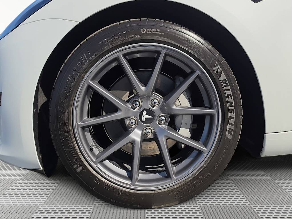 Thumbnail: 2023 Tesla Model 3 - 7
