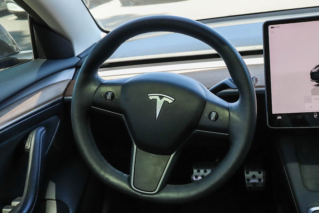 Thumbnail: 2023 Tesla Model 3 - 7