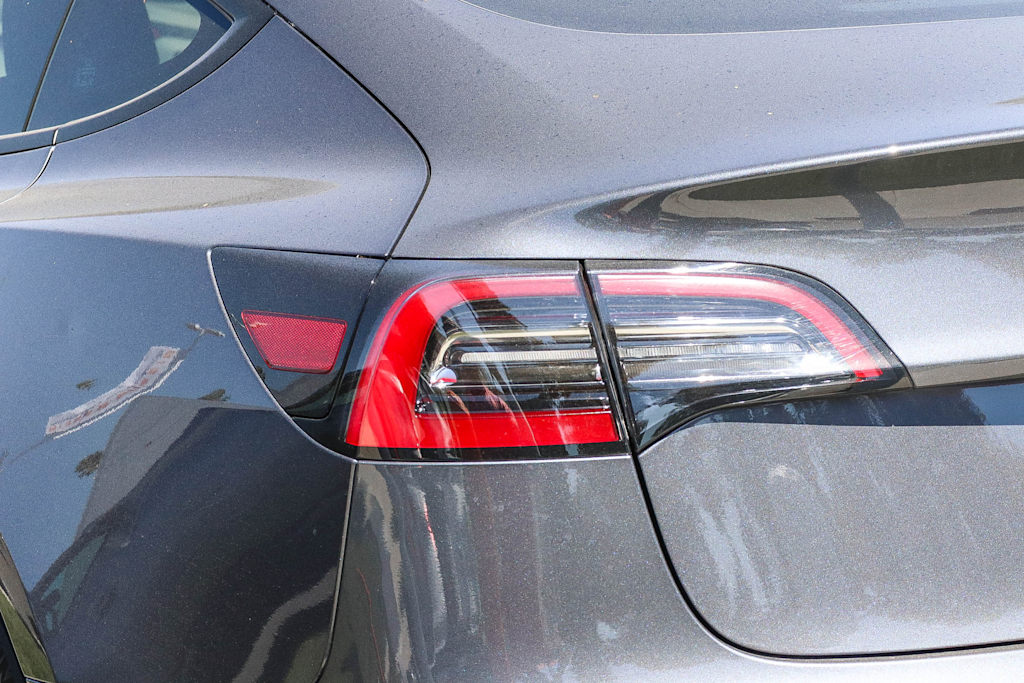 Thumbnail: 2023 Tesla Model 3 - 16