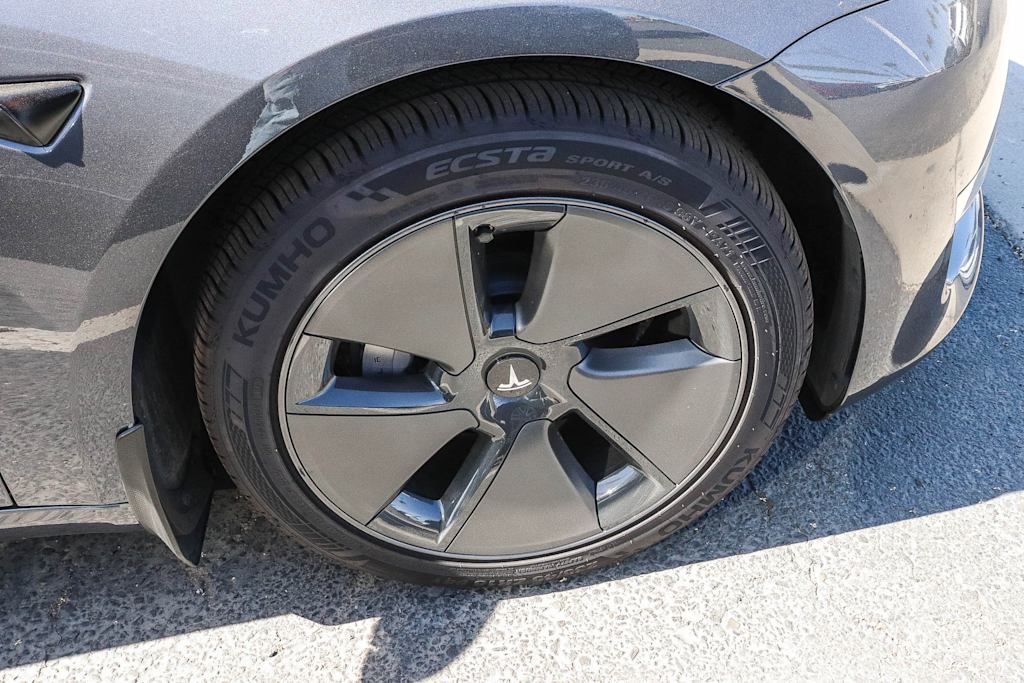 Thumbnail: 2023 Tesla Model 3 - 21