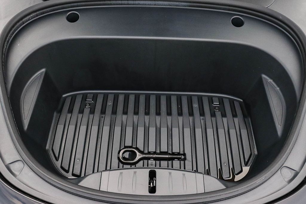 Thumbnail: 2023 Tesla Model 3 - 26