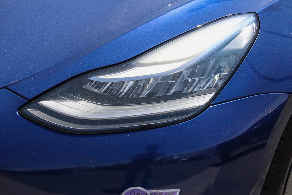 Thumbnail: 2018 Tesla Model 3 - 9