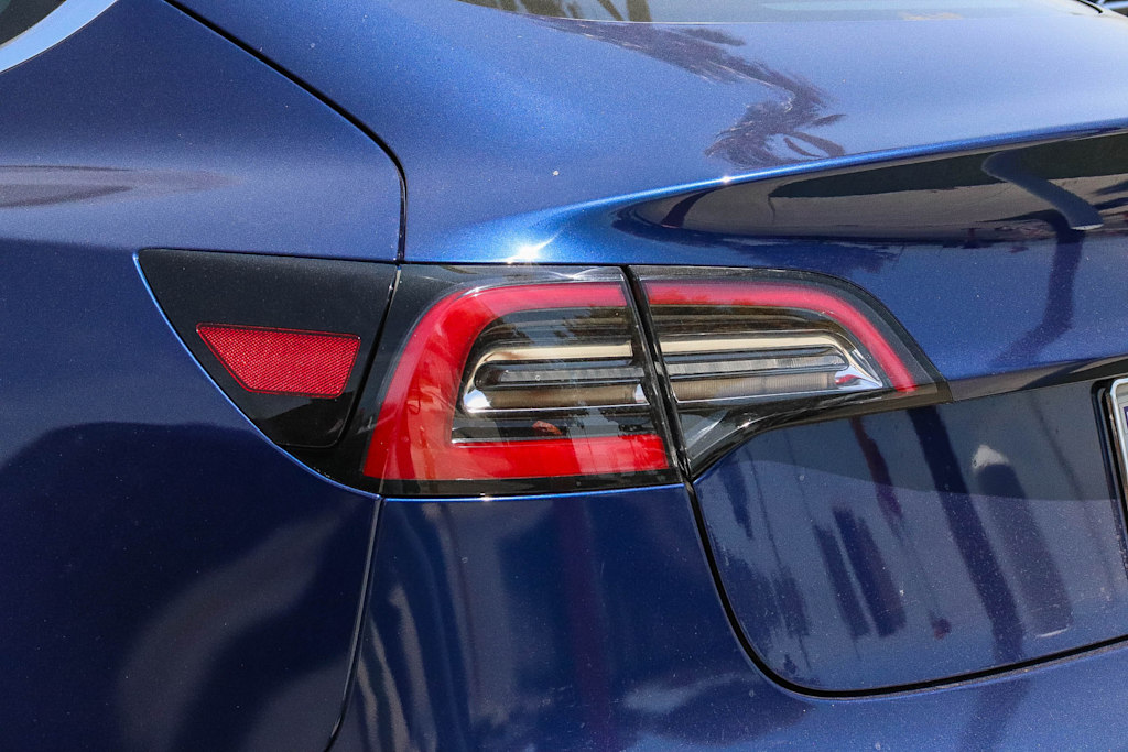 Thumbnail: 2018 Tesla Model 3 - 13