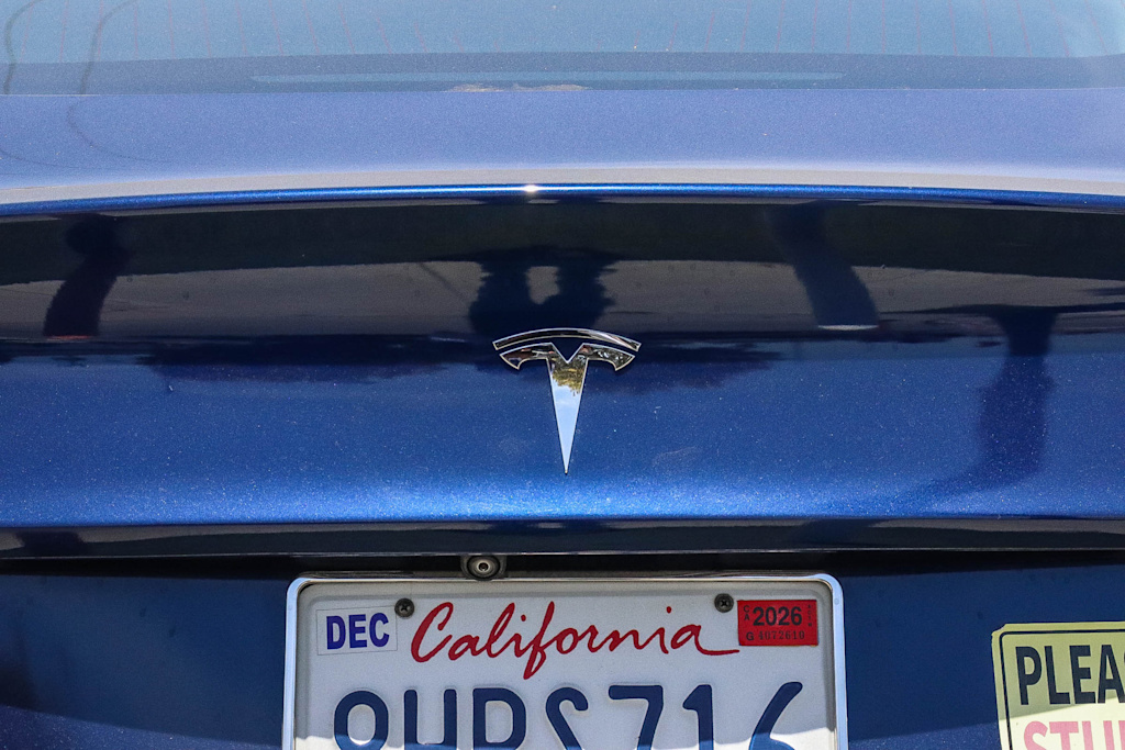 Thumbnail: 2018 Tesla Model 3 - 14