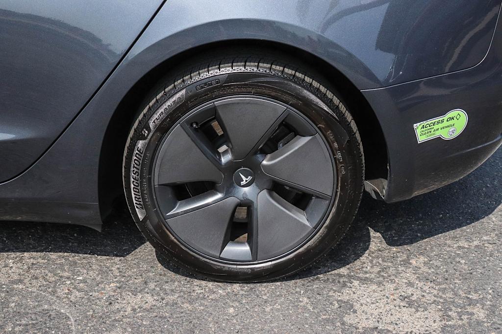 Thumbnail: 2023 Tesla Model 3 - 7