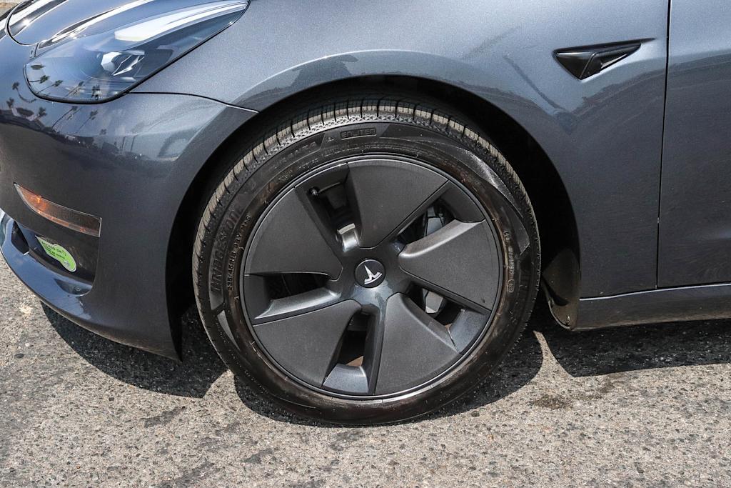 Thumbnail: 2023 Tesla Model 3 - 21