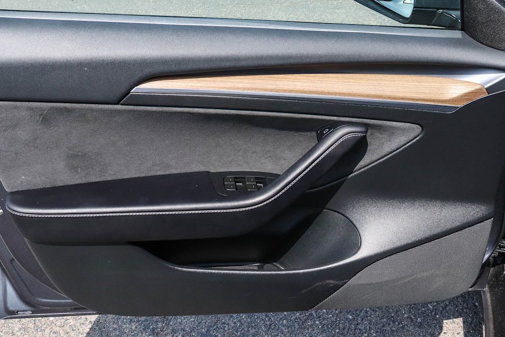 Thumbnail: 2023 Tesla Model 3 - 24