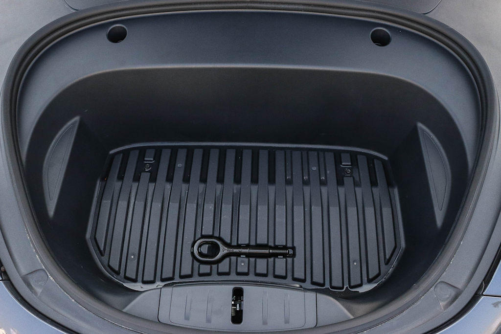 Thumbnail: 2023 Tesla Model 3 - 15