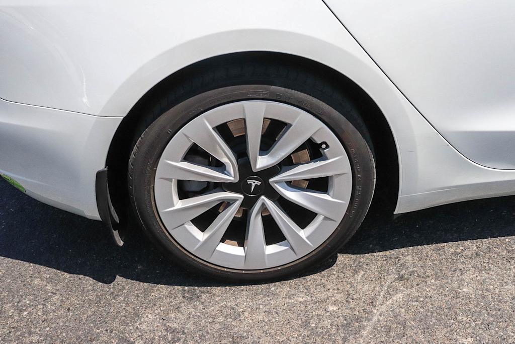 Thumbnail: 2023 Tesla Model 3 - 7
