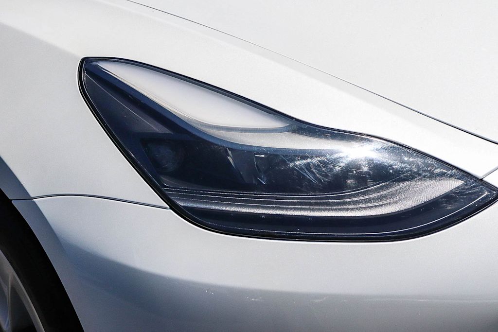 Thumbnail: 2023 Tesla Model 3 - 16