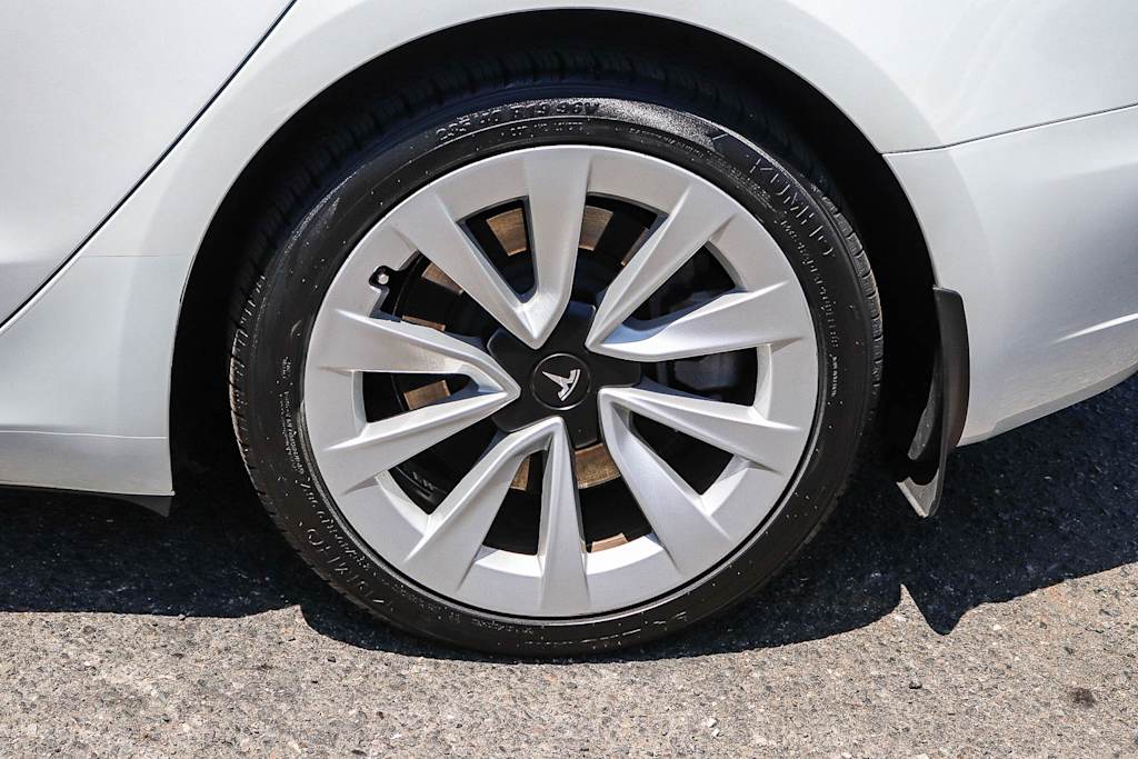 Thumbnail: 2023 Tesla Model 3 - 7