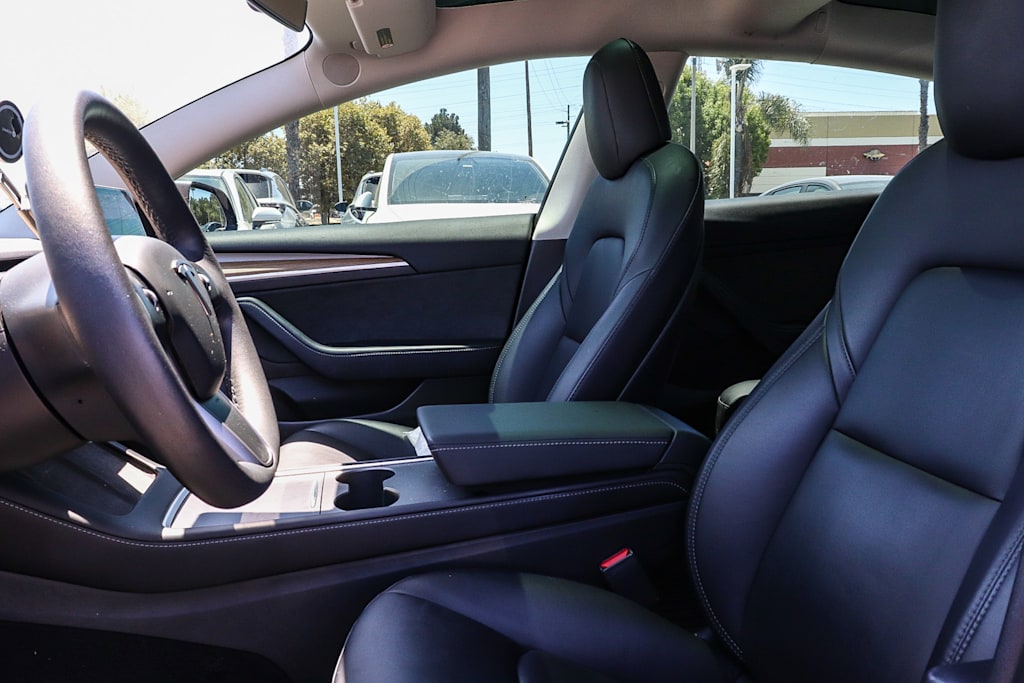 Thumbnail: 2022 Tesla Model 3 - 9