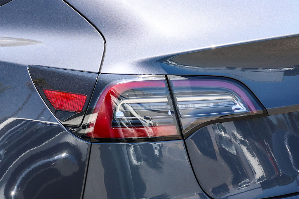 Thumbnail: 2022 Tesla Model 3 - 14