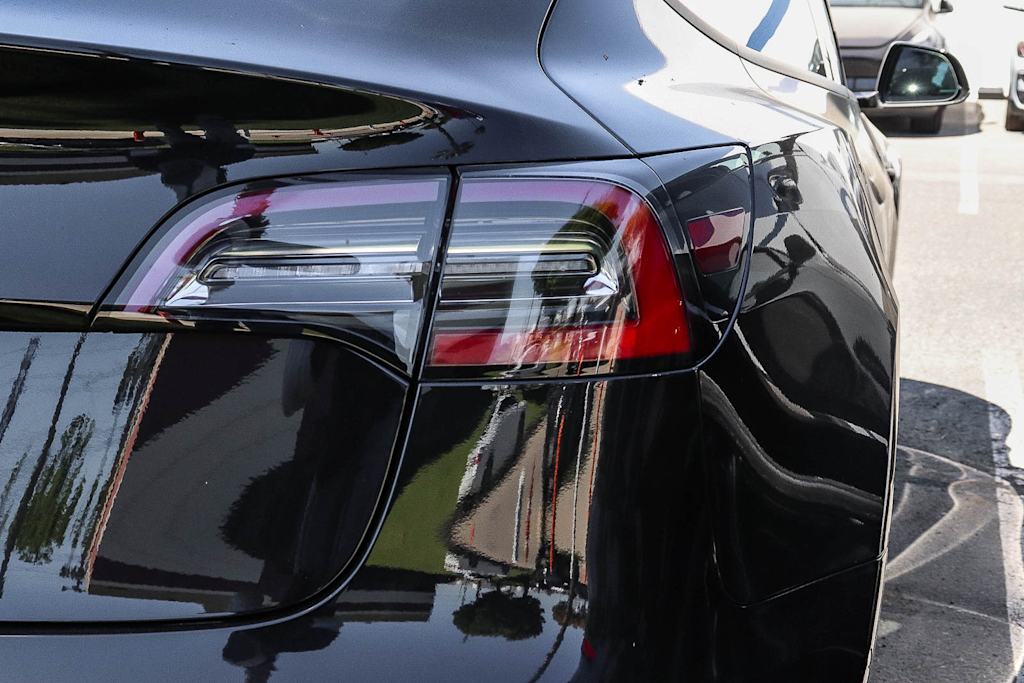 Thumbnail: 2018 Tesla Model 3 - 7