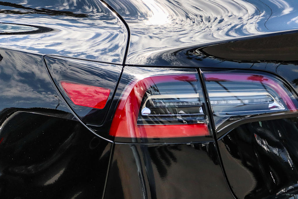 Thumbnail: 2022 Tesla Model 3 - 17