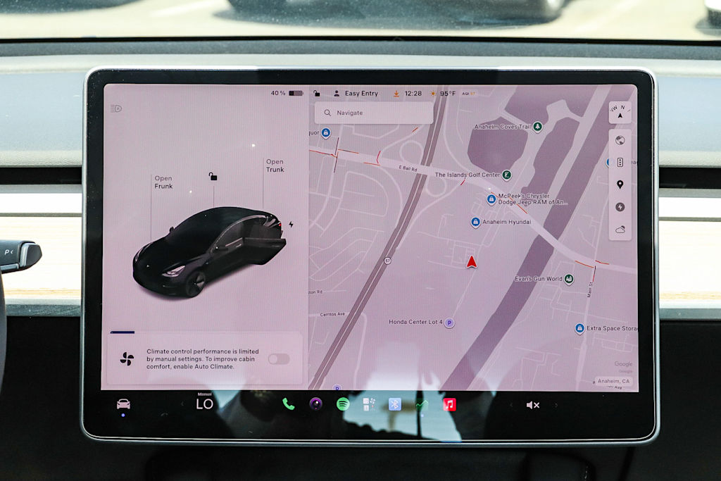 Thumbnail: 2022 Tesla Model 3 - 11