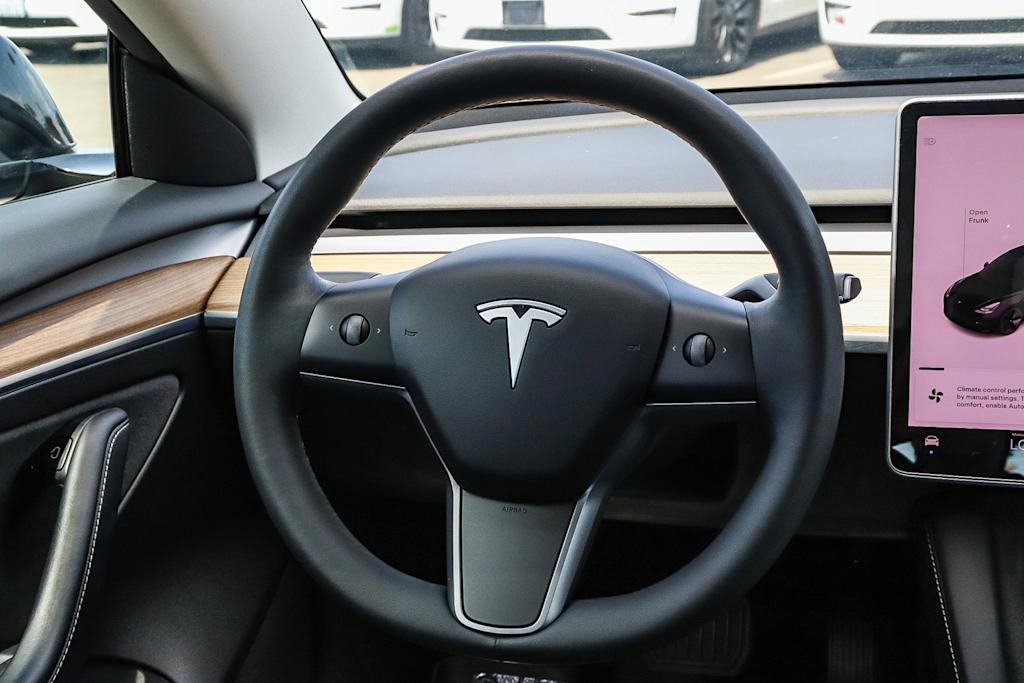Thumbnail: 2022 Tesla Model 3 - 7