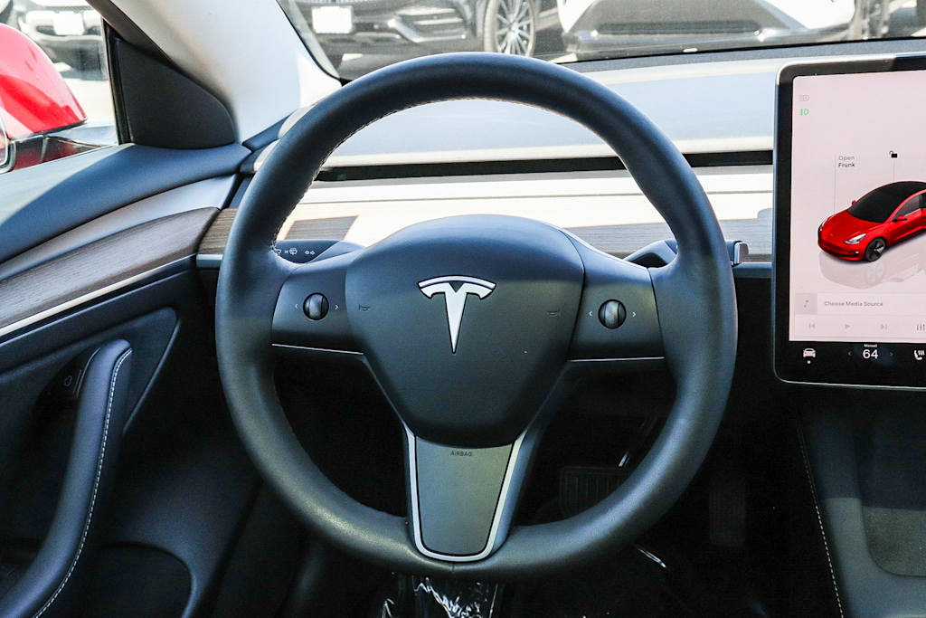 Thumbnail: 2023 Tesla Model 3 - 7