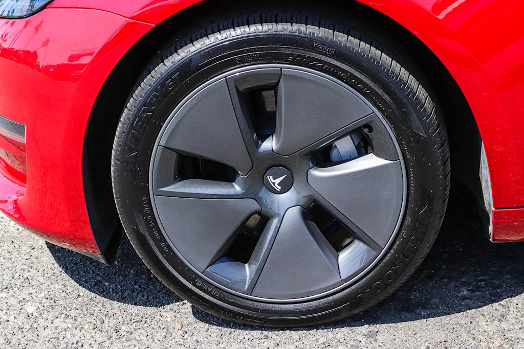 Thumbnail: 2023 Tesla Model 3 - 19