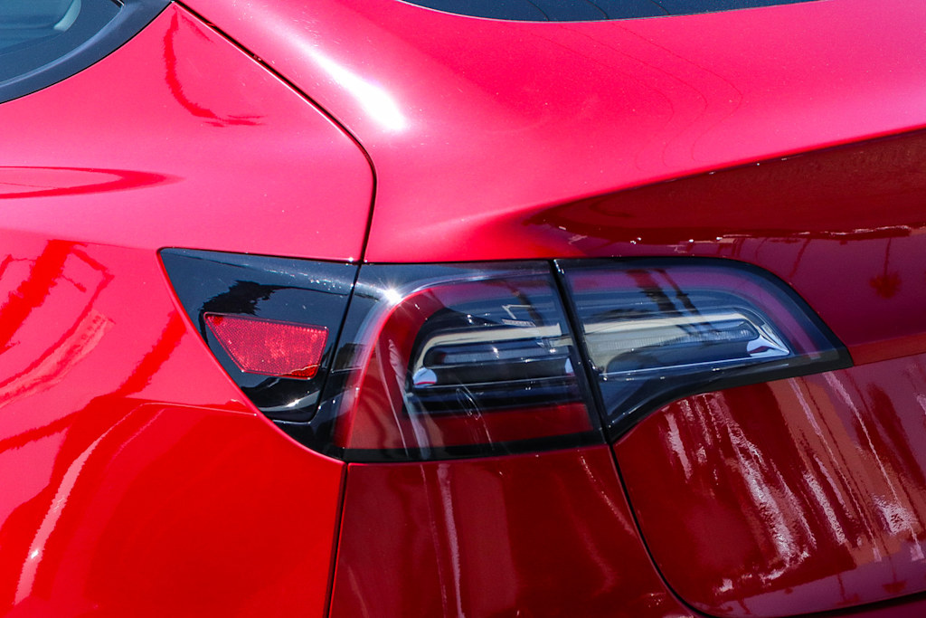 Thumbnail: 2023 Tesla Model 3 - 17