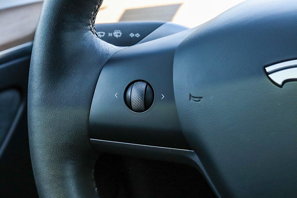 Thumbnail: 2023 Tesla Model 3 - 20
