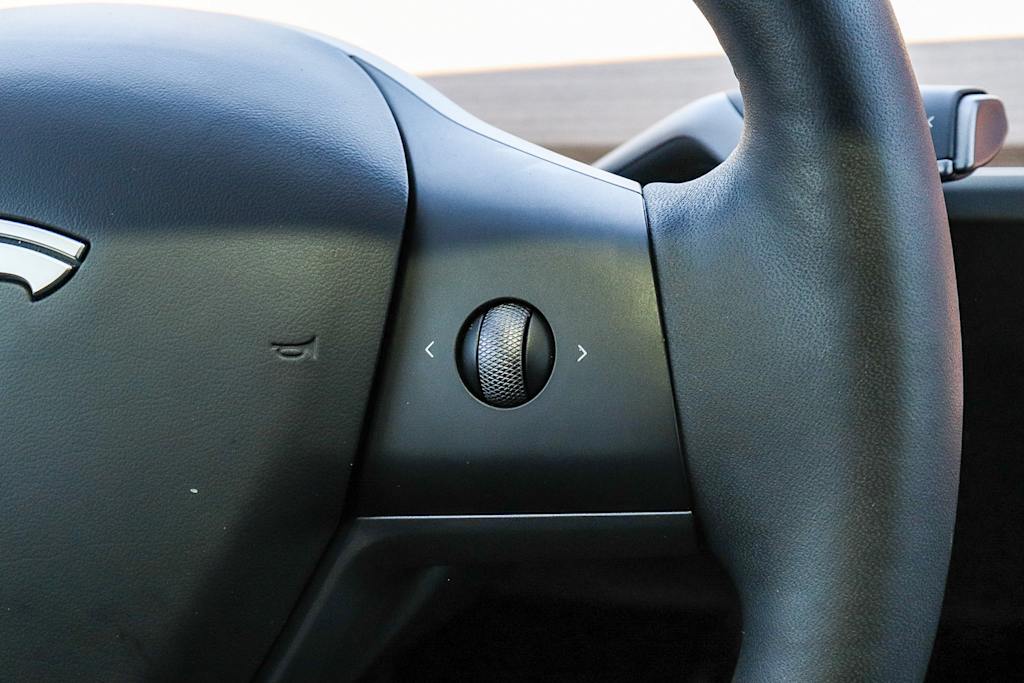 Thumbnail: 2023 Tesla Model 3 - 21