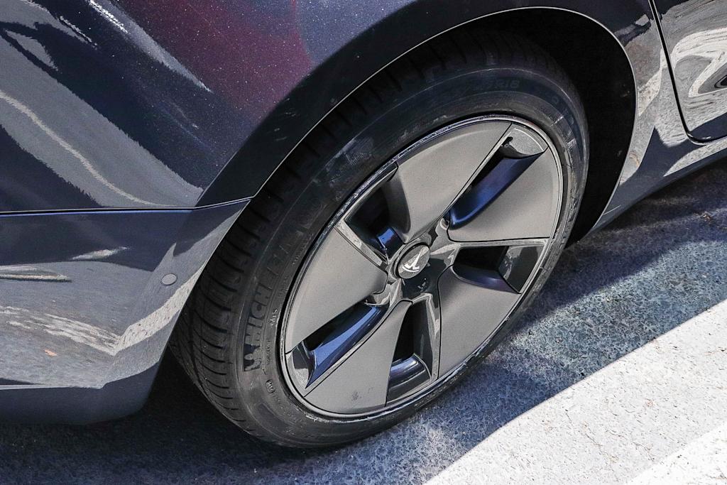 Thumbnail: 2022 Tesla Model 3 - 21