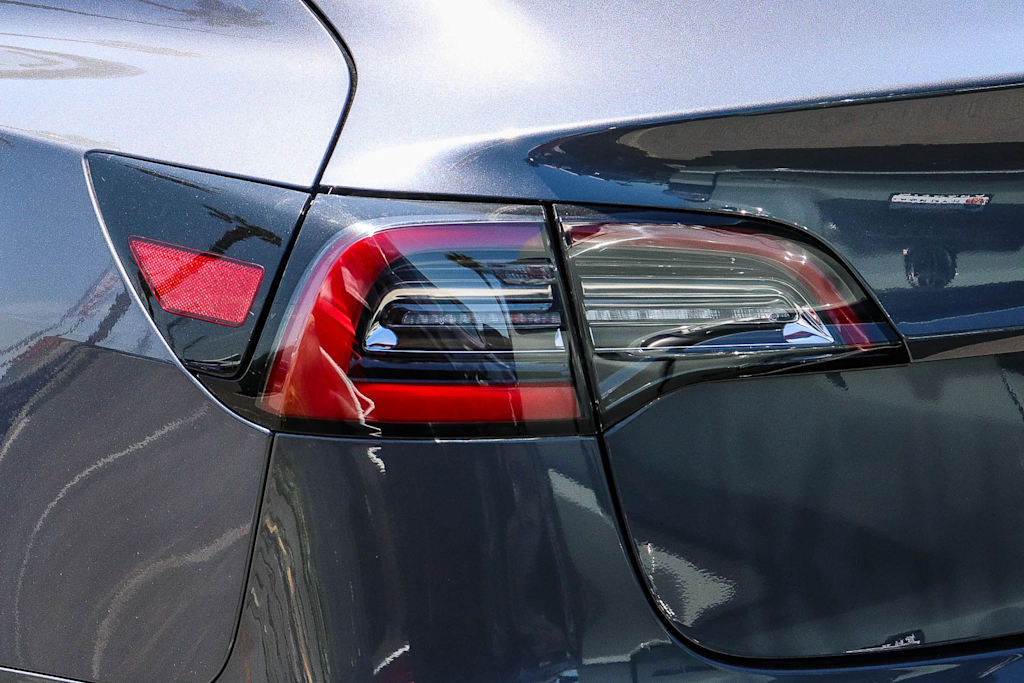 Thumbnail: 2022 Tesla Model 3 - 16
