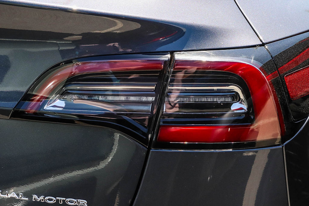 Thumbnail: 2022 Tesla Model 3 - 19