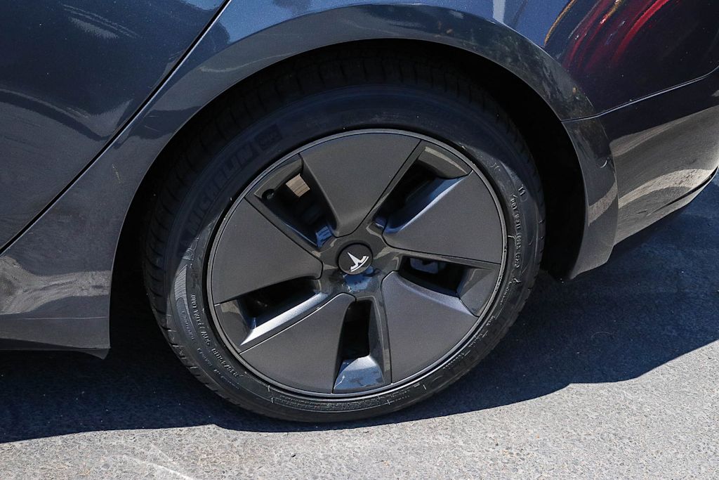 Thumbnail: 2022 Tesla Model 3 - 15